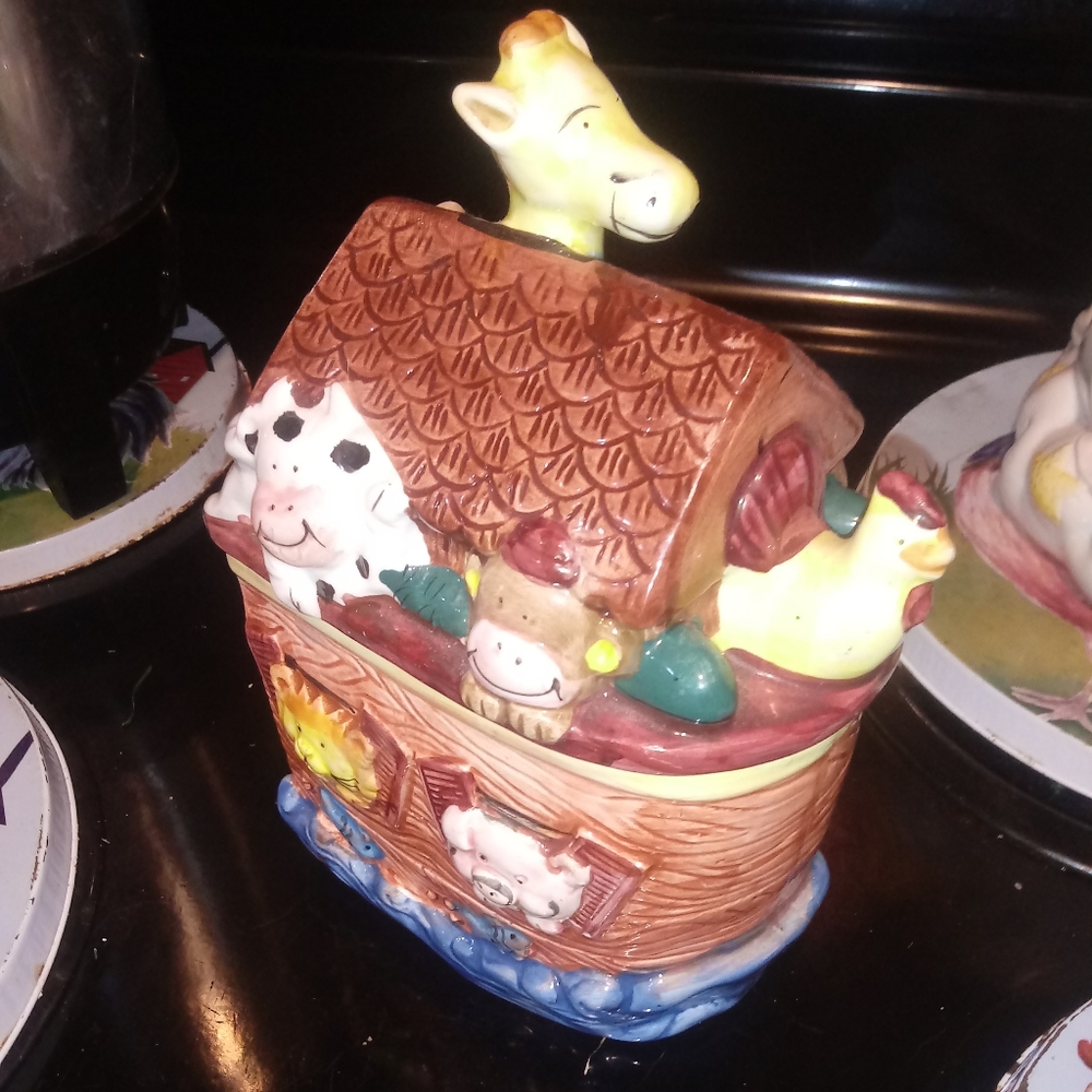 Cute Noah's ark cookie jar